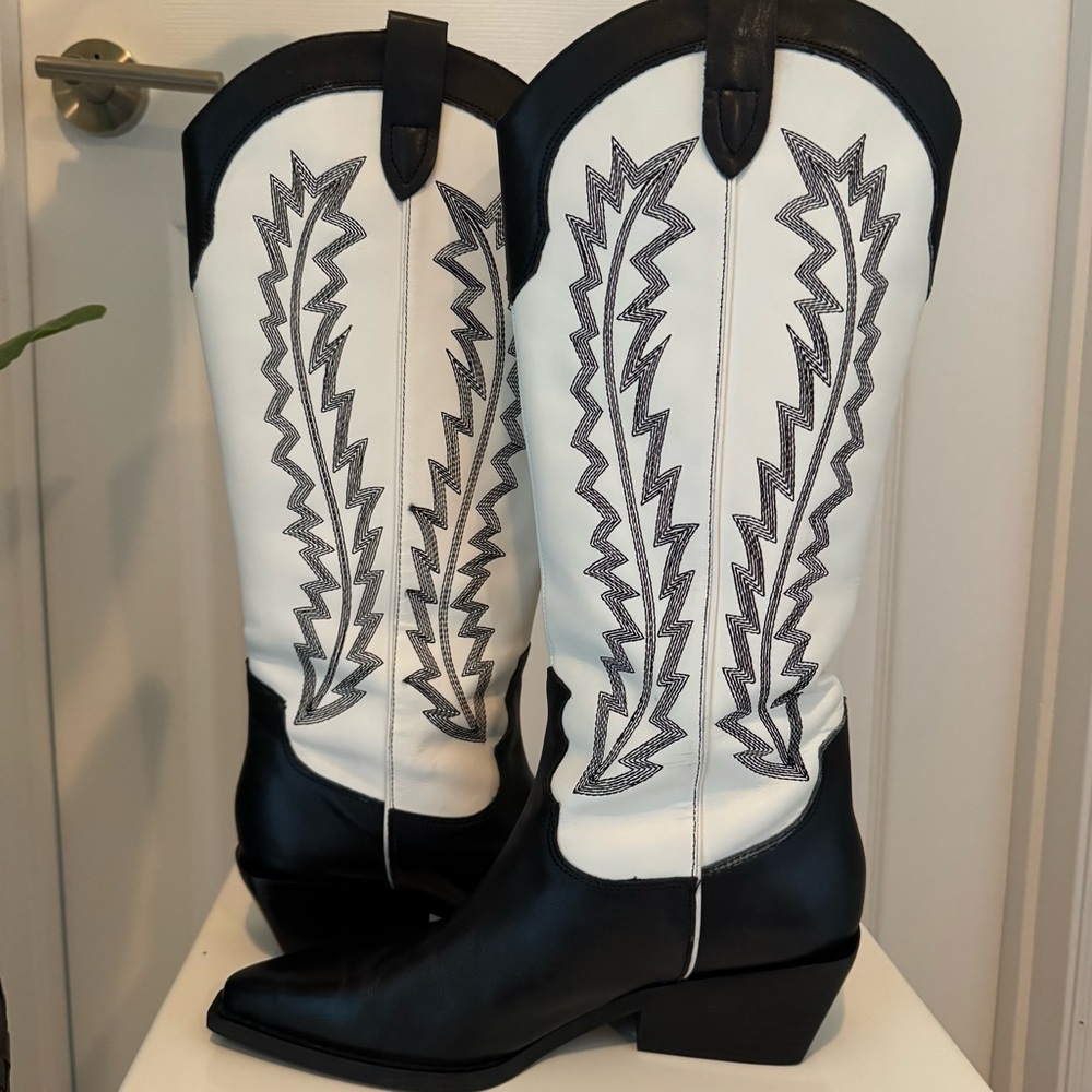 Marc Fisher Black and White Heeled Boots. NWOT. Size 7.5